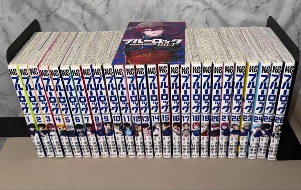 [USED] Blue Lock 26 Volumes (vols. 1-26) with Bonus Card