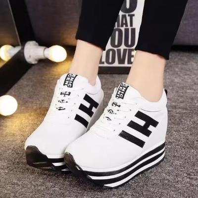 Модная обувь на платформе Женские удобные женские ботинки Повседневные балетки Дизайнерская обувь Массивные кроссовки