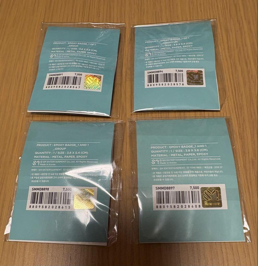 [USED] SHINee Korean Official Goods EPOXY BADGE