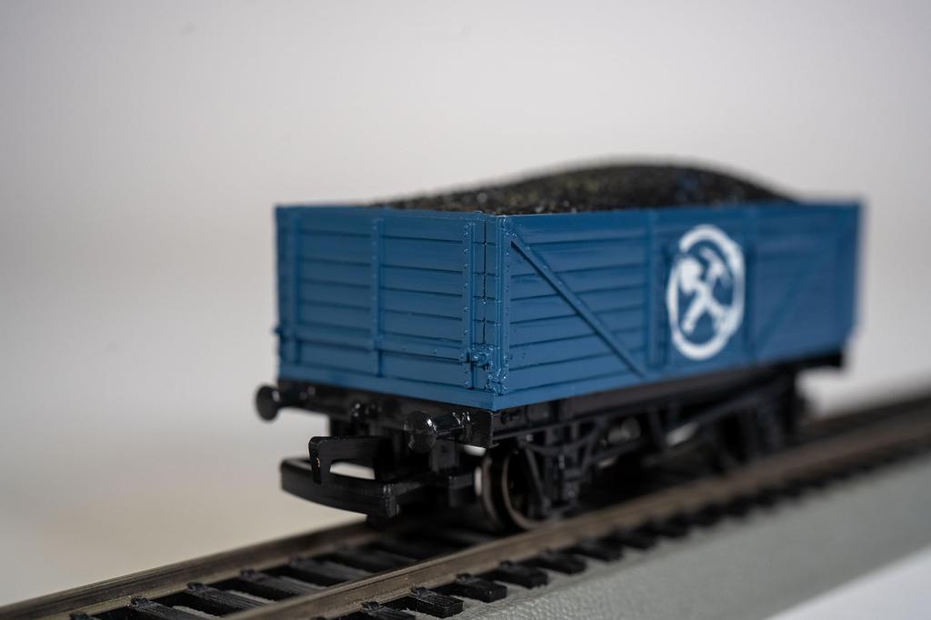 Bachmann HO Gauge Thomas the Tank Engine Coal Car Blue Railway Model Freight Car 28-77001