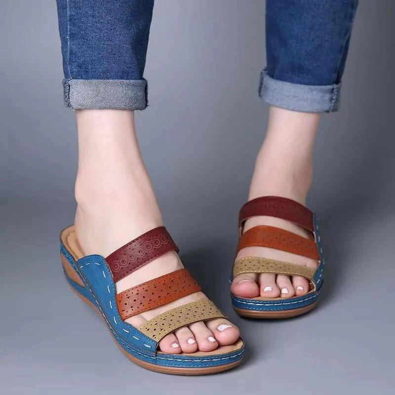 Женские сандалии 2024, модная обувь на танкетке для женщин, шлепанцы, летняя обувь, сандалии на каблуке, шлепанцы, женская пляжная повседневная обувь