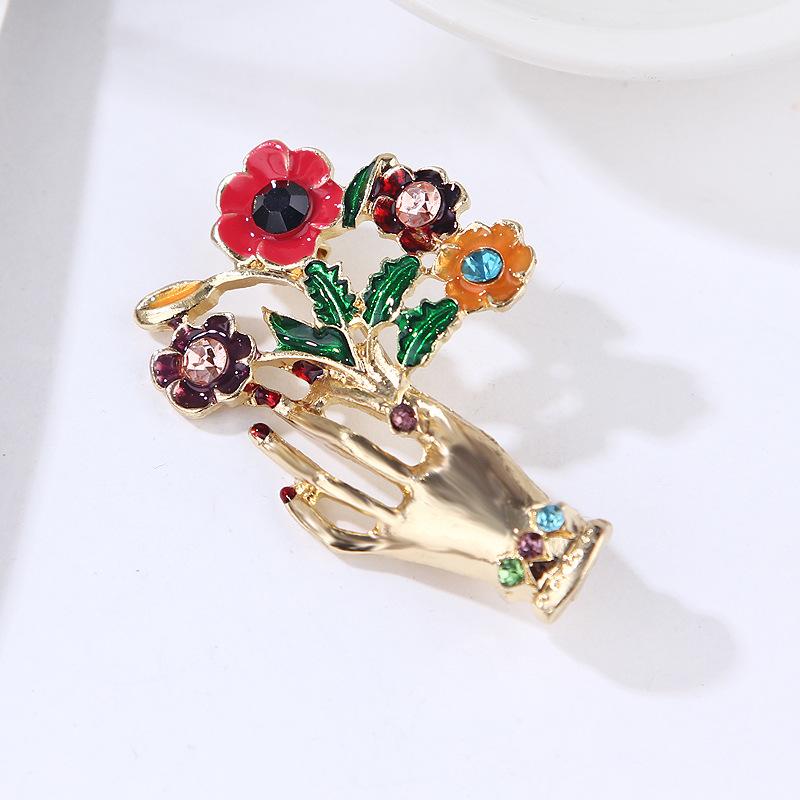 Fashion Trend Hand Holding Flowers Flowers Alloy Rhinestone Brooch Pin Corsage Brooch Jewelry Designer Brooch Mini Perfect Gift for Couples