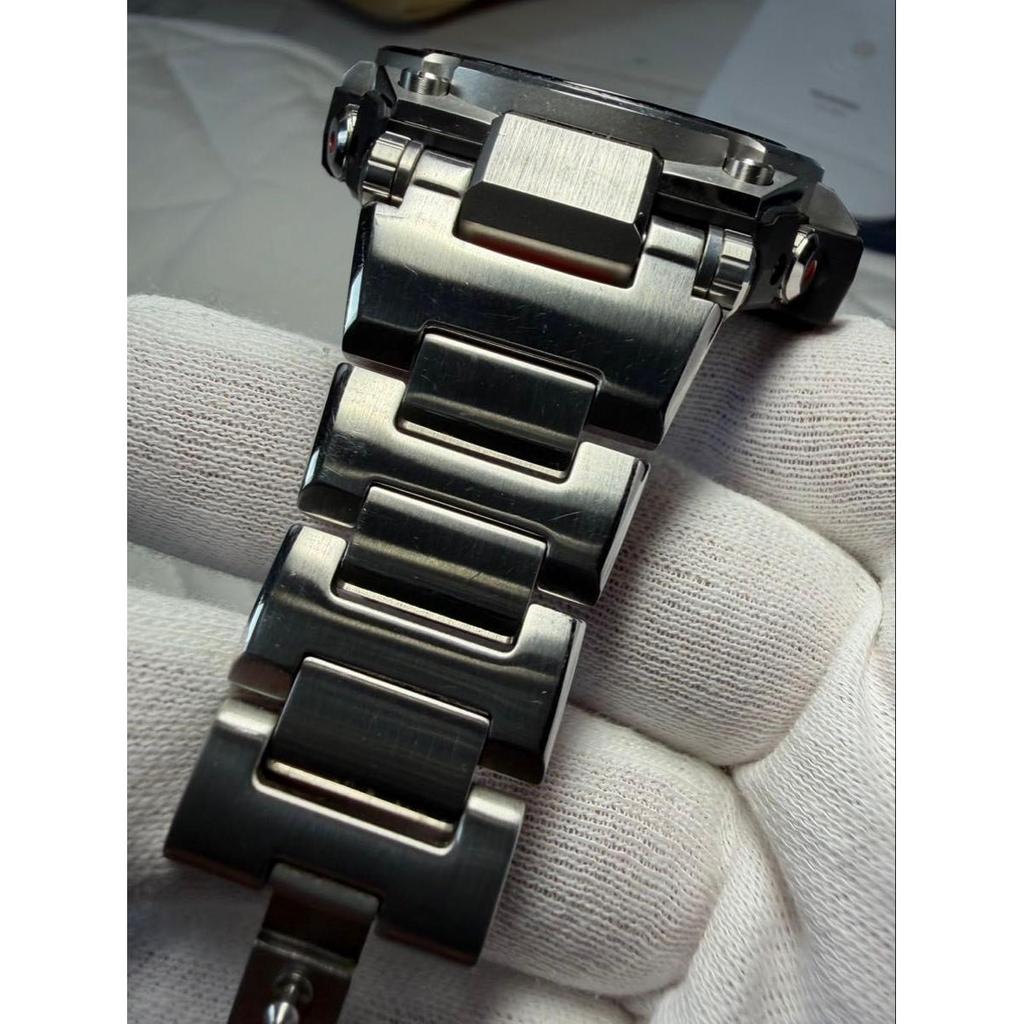 Used Excellent condition rare CASIO G-SHOCK MT-G MTG-S1000D-1A4JF Radio Solar with case