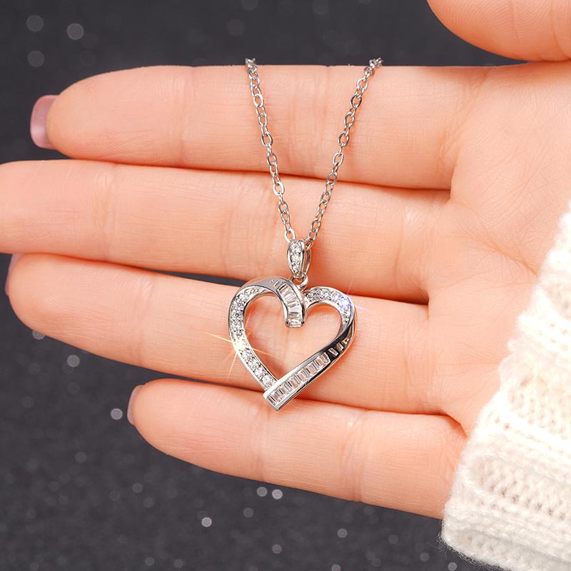 Huitan Eternity Heart Necklace for Women Silver Color Exquisite Bridal Wedding Necklace Brilliant Cubic Zirconia Luxury Jewelry