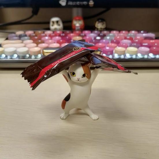 Earphone Stand Handmade Cute Dancing Cat Shape Penholder Doll Decoration for Desktop