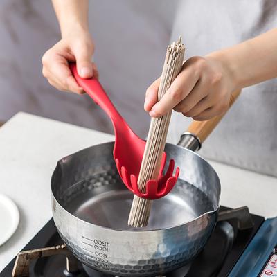 Ложка для лапши бытовая кухонная длинная ручка пластиковая нескользящая лопатка креативная утечка модная лапша пельмени сито для яиц лопатка новая