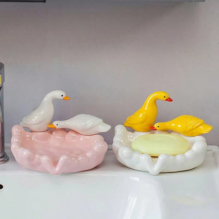 1 PC Ceramic Cartoon Duck Soap Dish Shell Shaped Soap Holder Soap Dish Suitable for Tray Bathroom Accessories Shower Bathtub