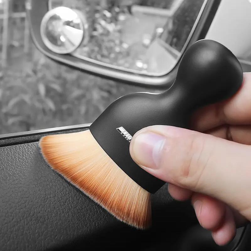 1/2pcs Car Crevice Dust Removal Artifact Brush Cleaning Brush Too For Mercedes Benz AMG GLE GLS GLC CLA GLB ML W204 W206 W205 W212 W203