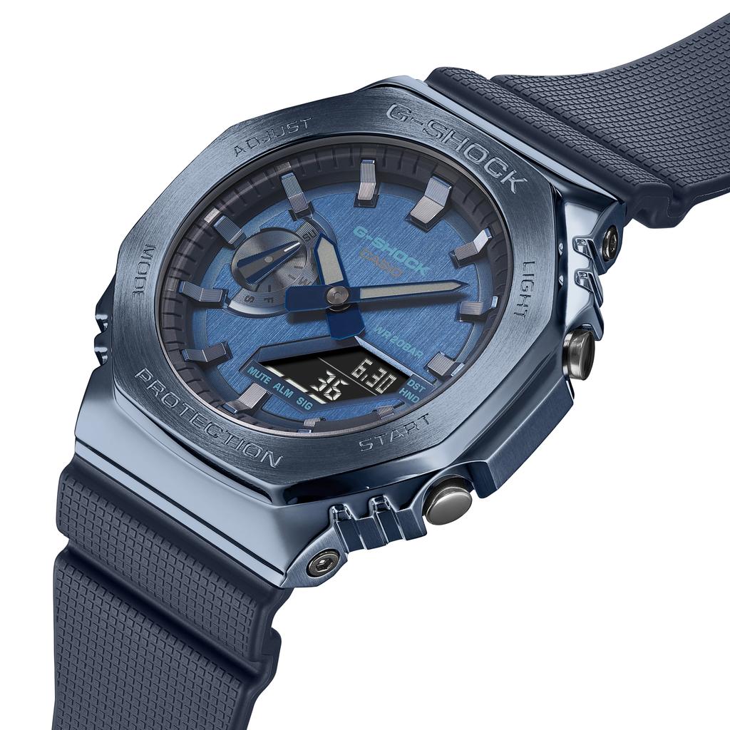 Casio Men's Stainless Steel 200M Water Resistant Analog Shock Resistant Quartz Watch GM-2100N-2A