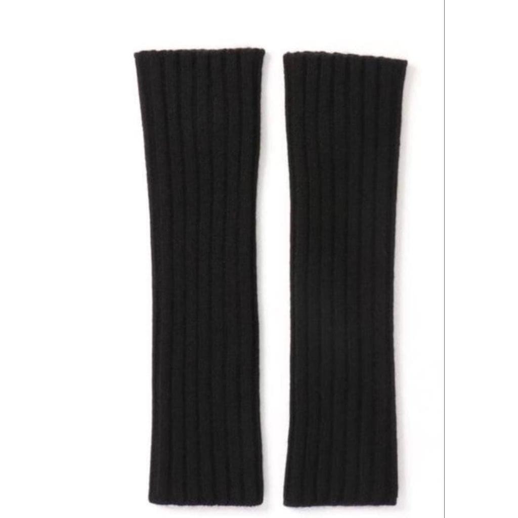 Used CARIAGGI arm warmers