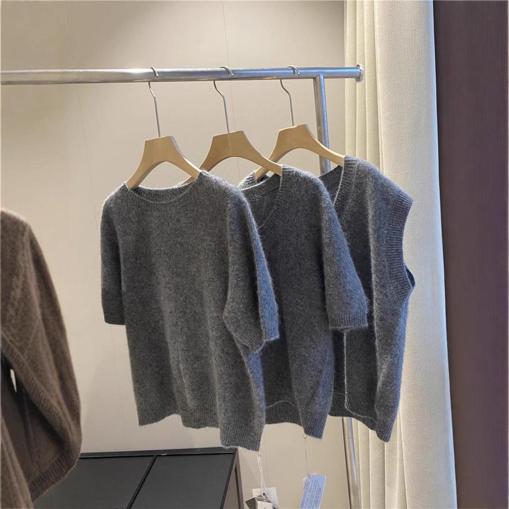 2025 Spring Elegant Women's U-neck Short-Sleeve Wool Knit Sweater - Soft, Loose, Slimming & Versatile Fashion Staple