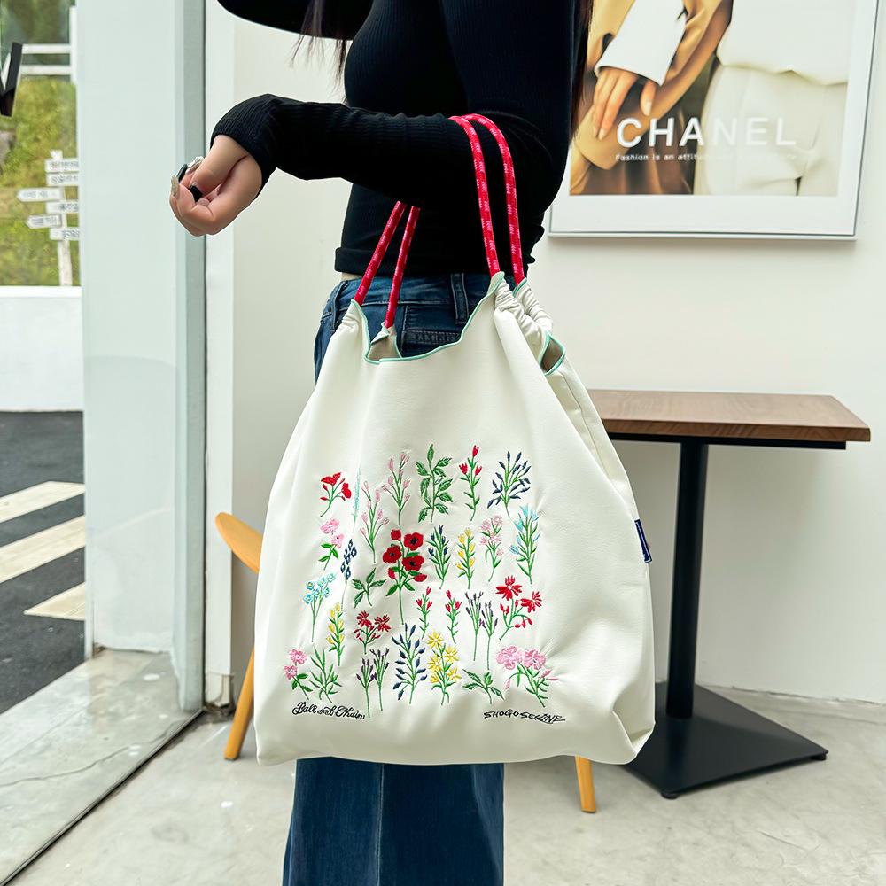 Сумка-тоут из вышитой кожи в японском стиле - Женская большая вместительная сумка через плечо