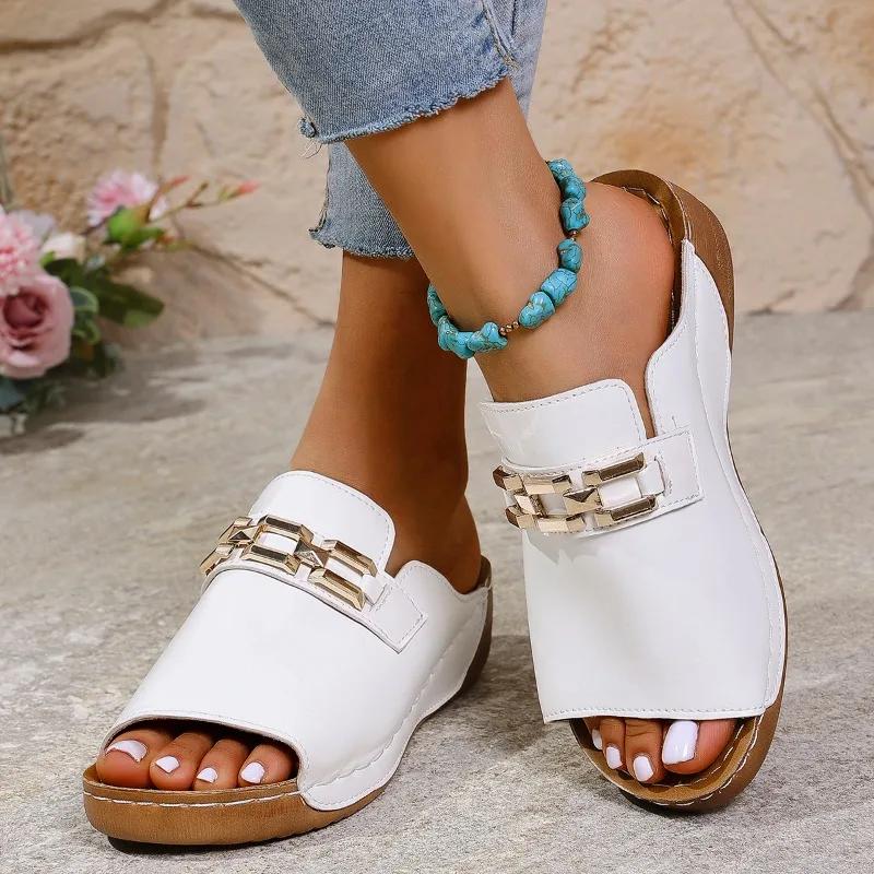 Fashion 2025 Summer Open Toe Women's Slippers Fashion Metal Decoration New Outdoor Daily Best Seller Plus Size Wedge Slippers Zapatos