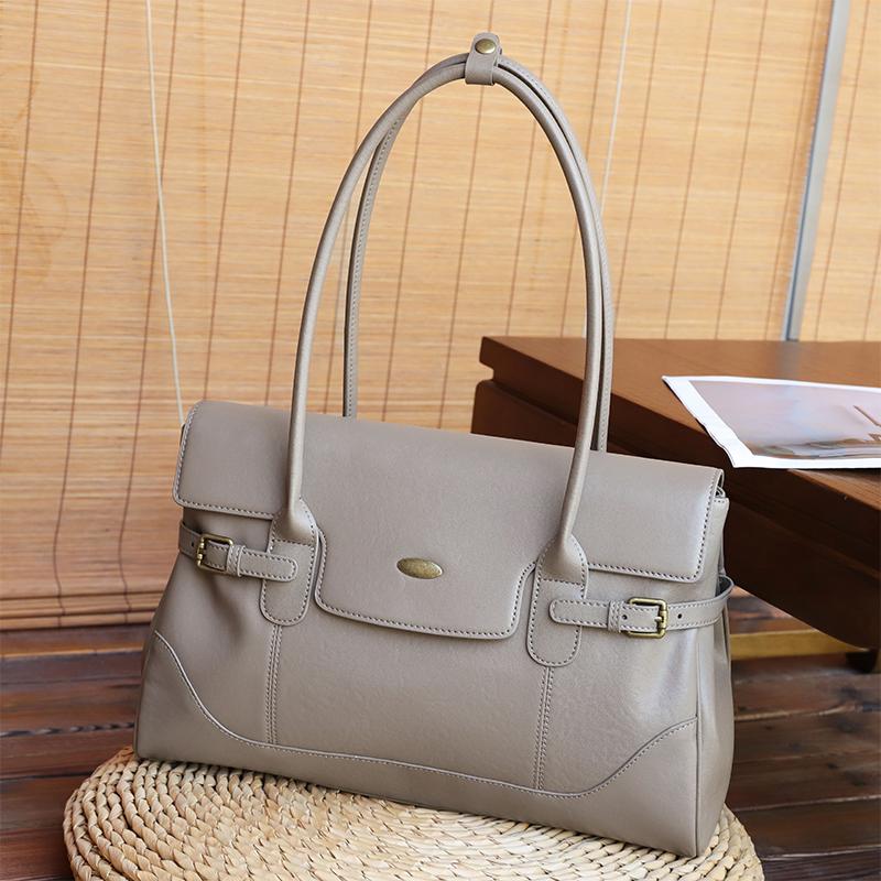 Ladies cowhide shoulder bag luxurious designer style large capacity trendy style available in multiple colors shopping commuting