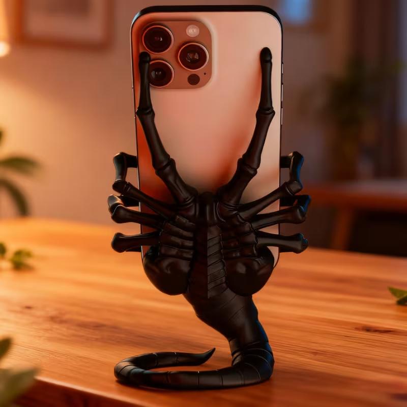 Creativity Action Figures Alien Facehugger Phone Holder Office Desktop Fun Decoration Ornaments Collected Gifts For Movie Fans