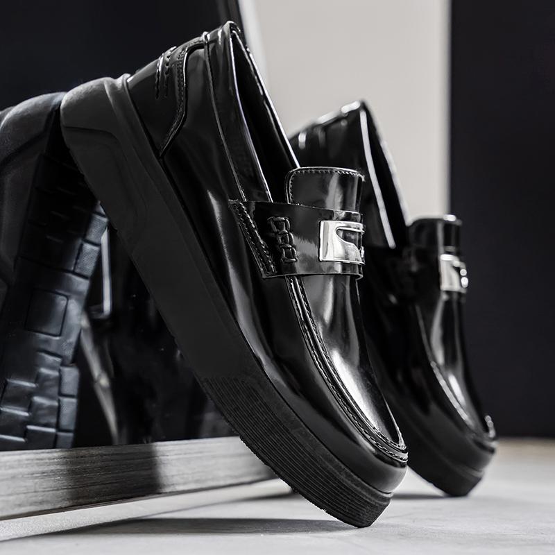 Модные повседневные лоферы слипоны для мужчин, блестящие кожаные туфли, модные туфли для свадебной вечеринки, модные дизайнерские деловые туфли-лоферы для мужчин, новинка 2025