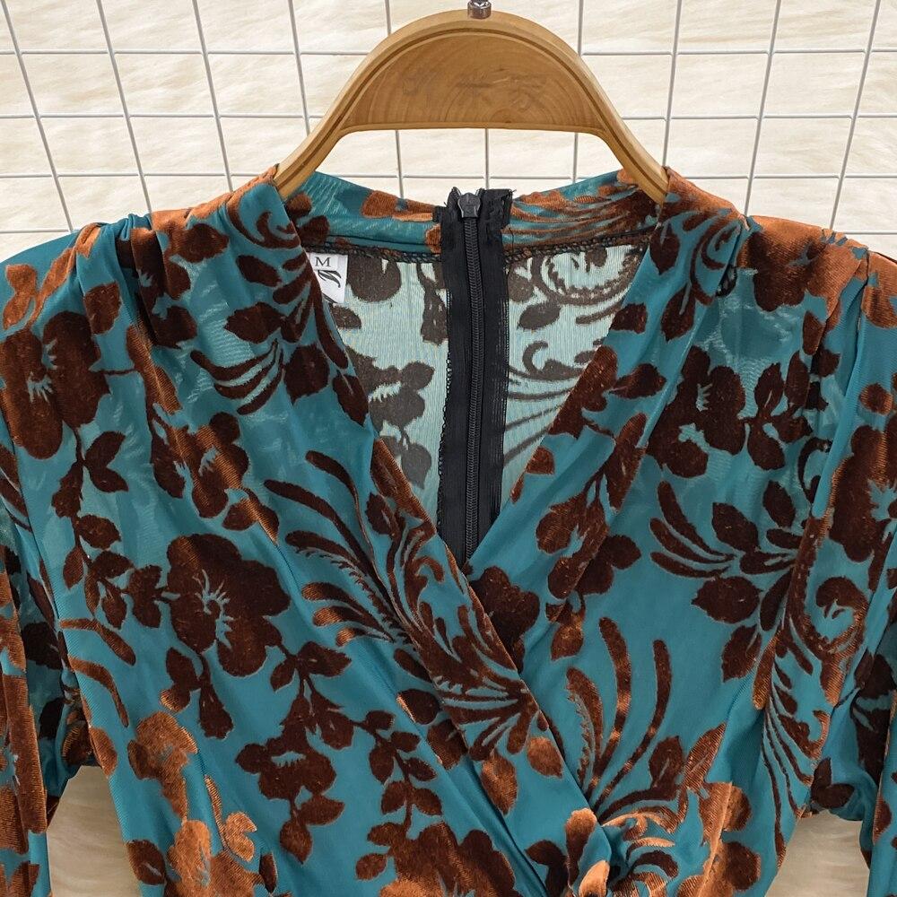 Autumn New Style of Celebrity Temperament V Neck Bronzing Printing High Waist Fold Stitching False Two Bag Hip Dress