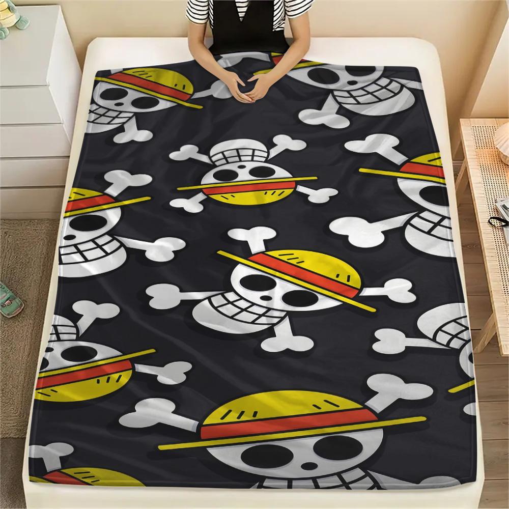 1PC One Piece Straw Hat Pirates Patterned Flannel Blanket Suitable For All Seasons For Home Decor Warmth And Comfort Gifts Holiday Present