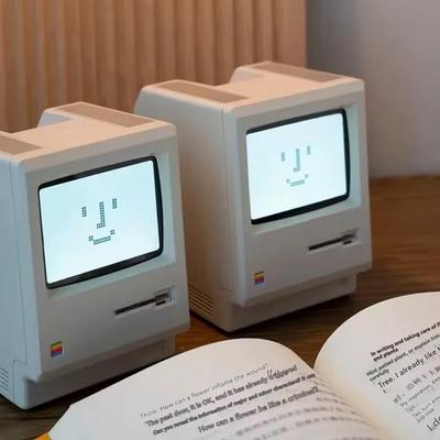 Креативные цифровые часы Перезаряжаемые Maclock Ретро пиксельные часы-будильник с ночником Настольные часы Декор Будильник Календарь Температура