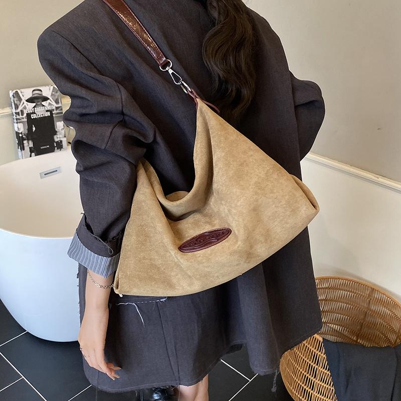 Повседневная универсальная сумка для поездок на работу женская 2025 новая осенне-зимняя высококлассная сумка-мессенджер женская сумка большая вместительная сумка через плечо