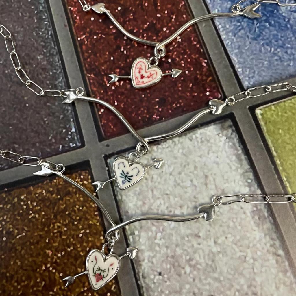 Retro Necklace With One Arrow Through The Heart Personality Pattern Paper Clip Chain 18K Color Retention