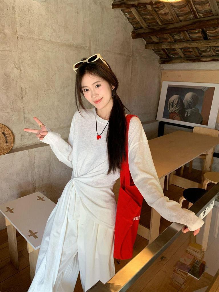 Women's White Korean Style Loose Fit Round Neck Long-Sleeve T-Shirt - Trendy, Unique Design