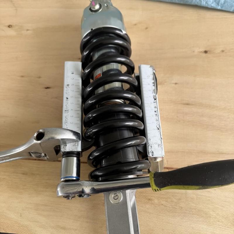 Motorcycle Coil Spring Compressor Tool Bike Shock Spring Compression Tool for Accurate Compression in Vehicles