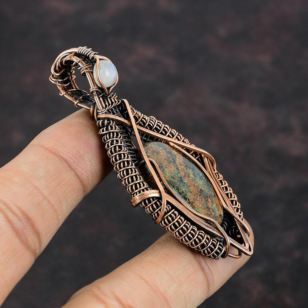 Спессартин Гранат в известняке Кулон Медная проволока Ювелирные изделия в обертке Радужный лунный камень Ювелирные изделия из драгоценных камней Медный кулон ручной работы Подарок для него