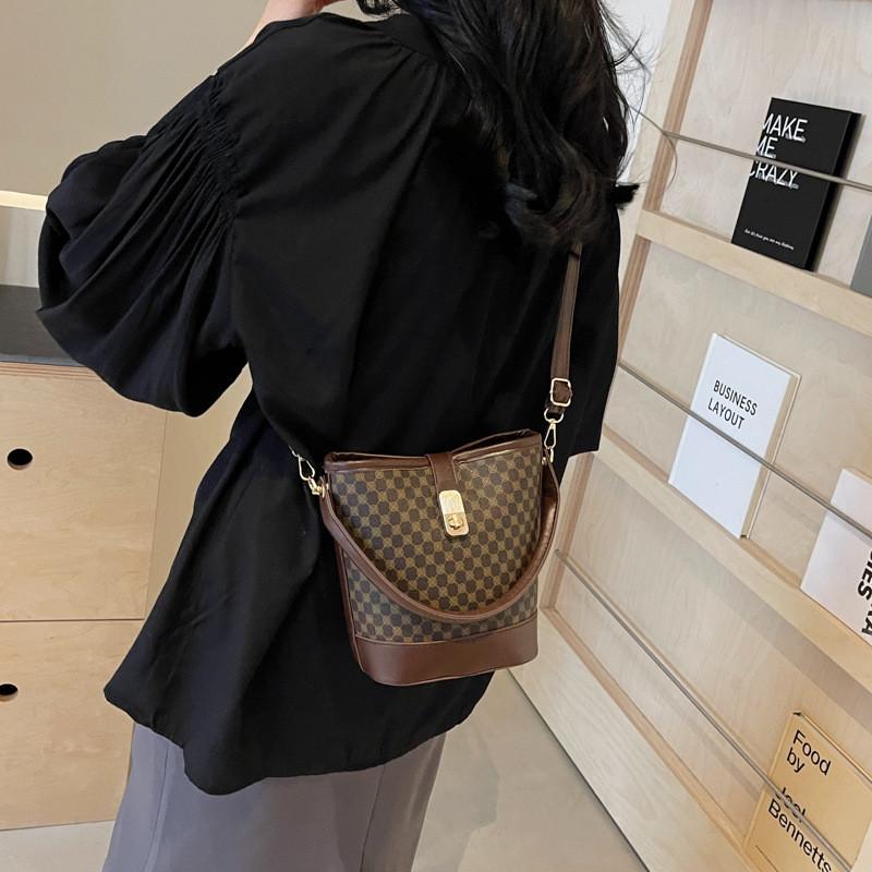 Trendy Women's Bucket Bag Stylish Retro Crossbody Satchel For Daily Use In Black Beige Coffee Khaki