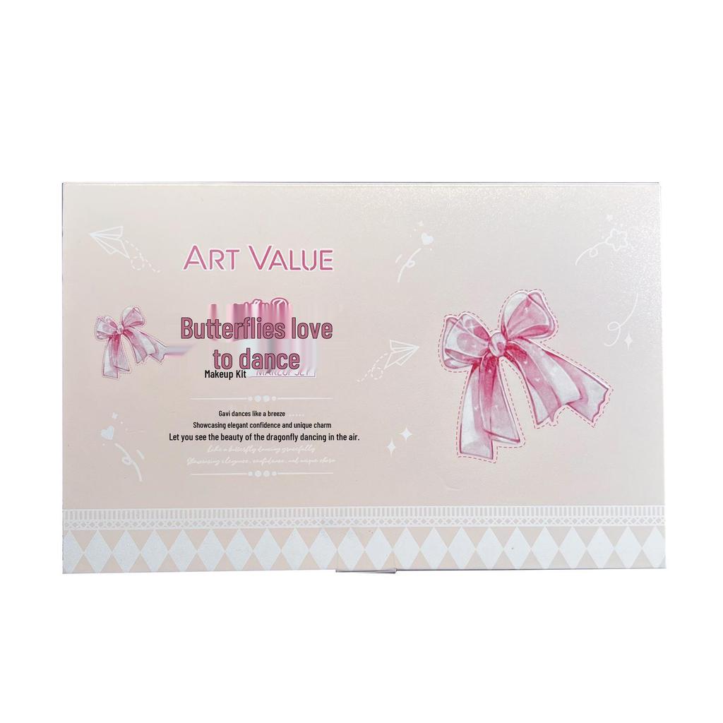 Коробка с цветными бабочками: Румяна-ожерелье и матовый блеск для губ набор из четырех предметов