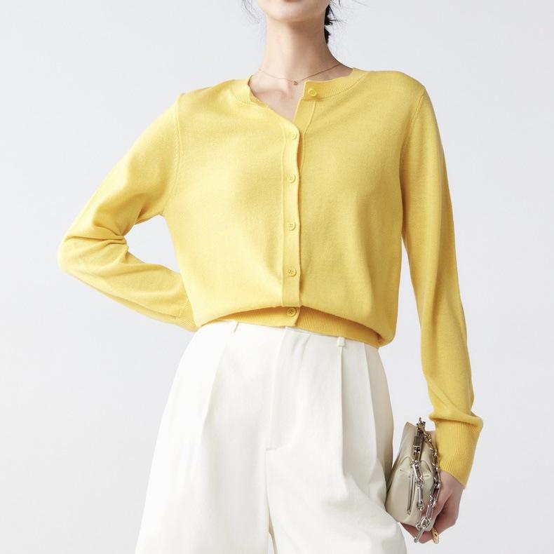 Spring and Autumn Fashion Temperament Versatile Thin Bottom Top Women's Design Sense Simple Casual Solid Color Crew Neck Knitted Cardigan