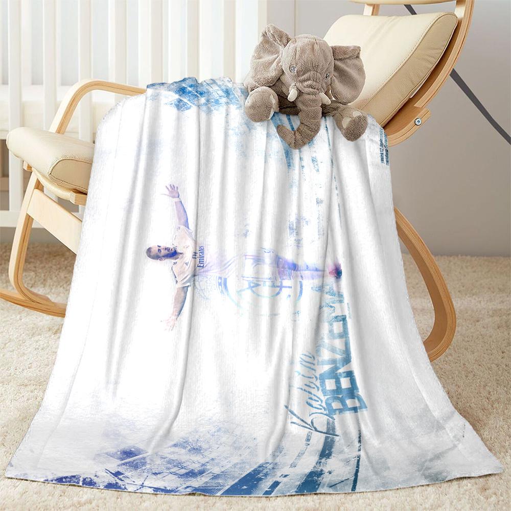 Soccer Player Action Blanket Warmthful Decor Suitable for Seaside Office Chair Couch for All Seasons Stylish Decor Birthday Christmas Gift Blanket