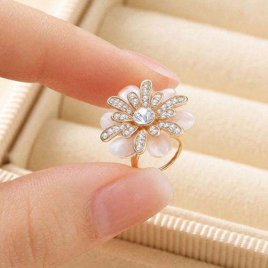 Scarf Button, Three-Circle Ring Design Scarf Clip with Opal Rhinestones, Decorative Scarf Fastener for Shawls And Shirts Accessory
