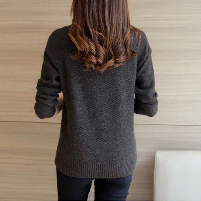 Стильный женский пуловер с разрезами по бокам