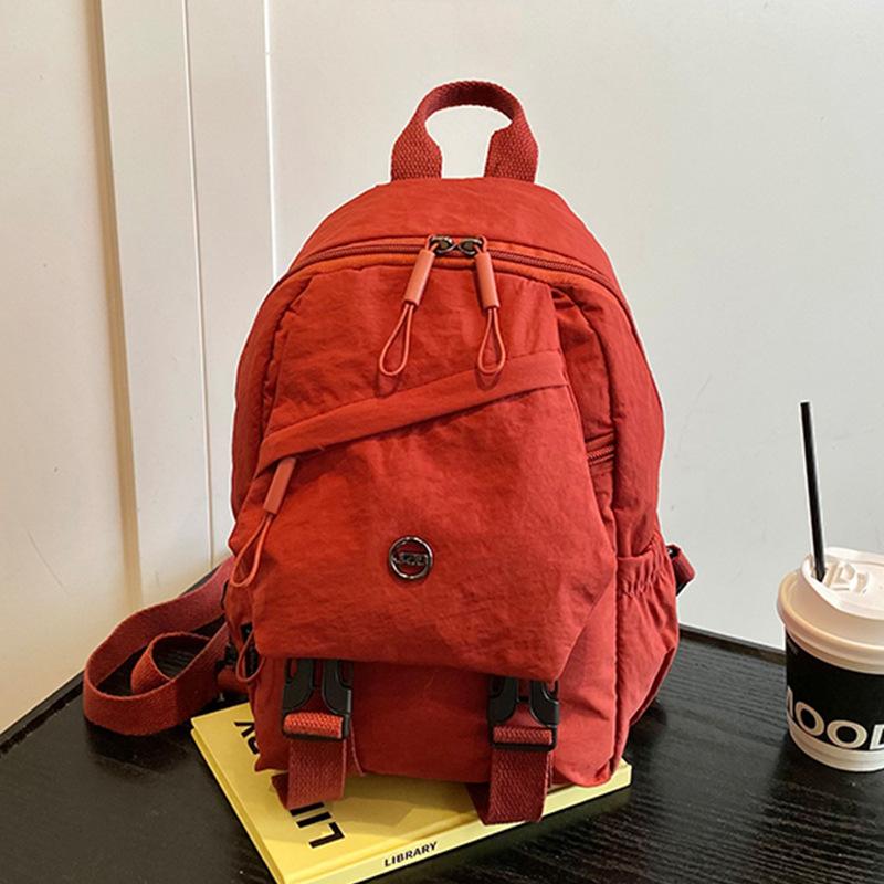 2025 новый модный атмосферный простой рюкзак однотонный школьный рюкзак большой вместимости сумка через плечо популярная маленькая квадратная сумка