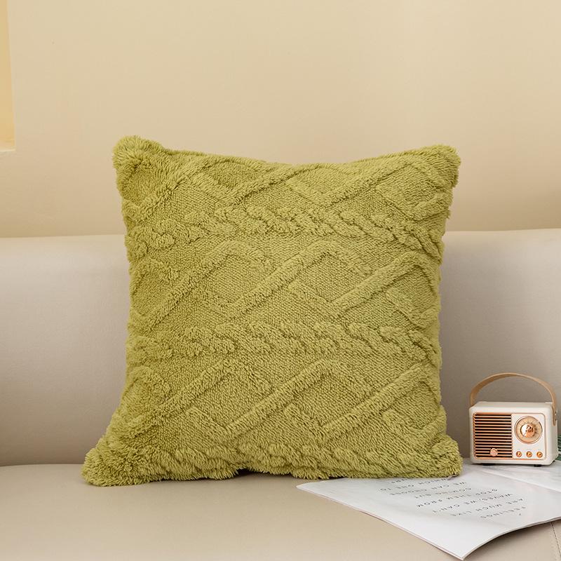 Однотонная зеленая плюшевая наволочка с ромбами для дивана