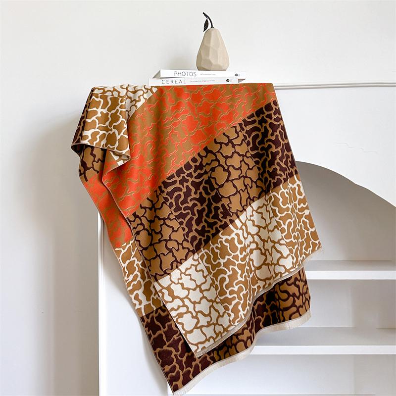 Winter Cashmere Scarf for Women Luxury Warm Shawl Leopard Print Windproof Cape Pashmina Handerchief Designer Female Scrarf