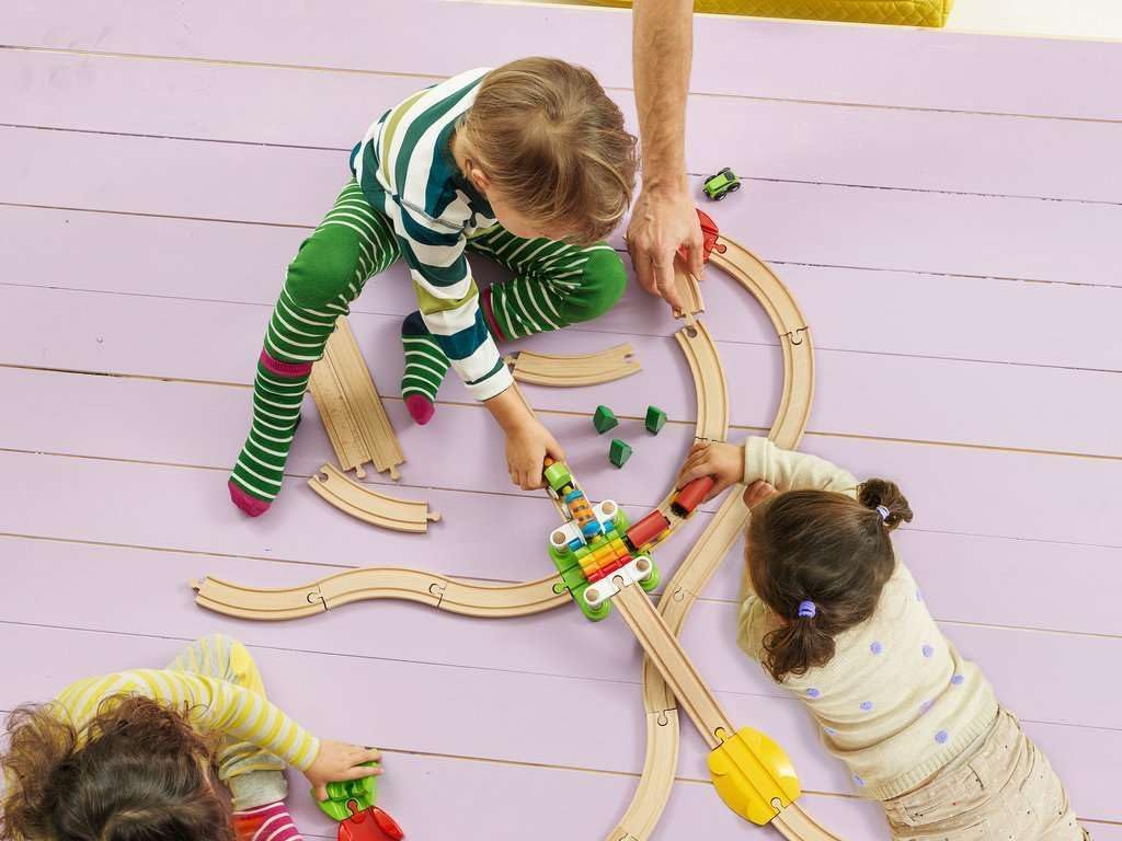 BRIO Железная дорога Мой первый набор для начинающих 18 лет от 1,5 лет и старше Игрушка деревянная 33727 [Всего деталей] (Поезд Железнодорожный)