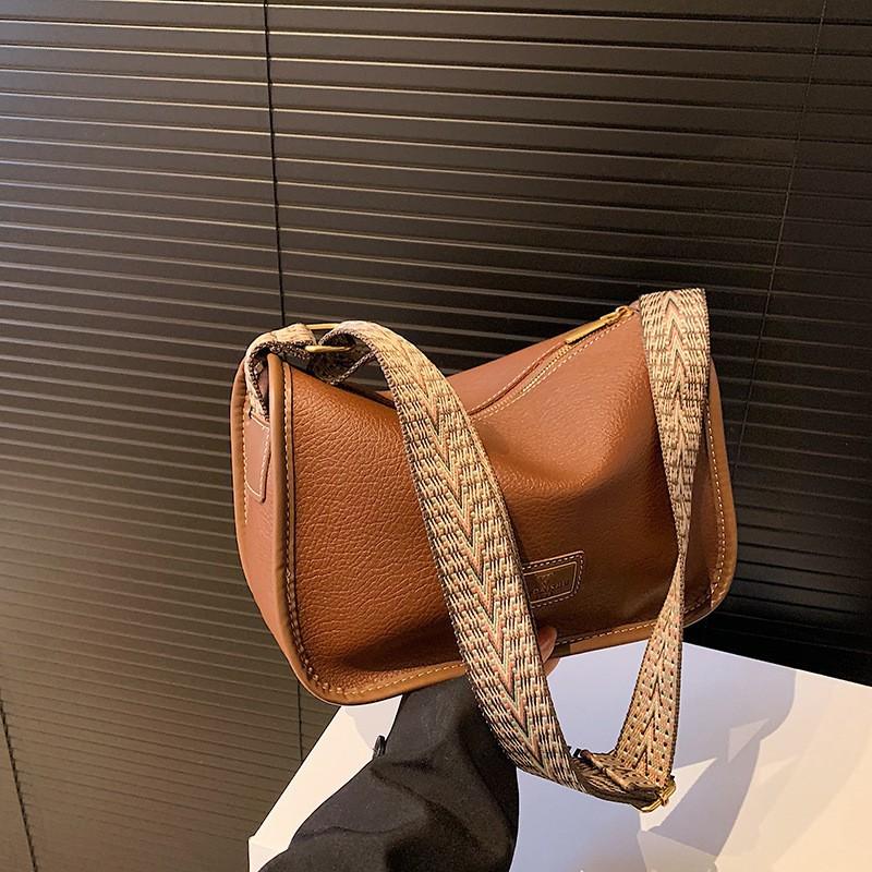 New Simple Commuter Cross-body Female Bag Large-capacity Casual Retro Underarm Shoulder Wide Strap All-match Tote