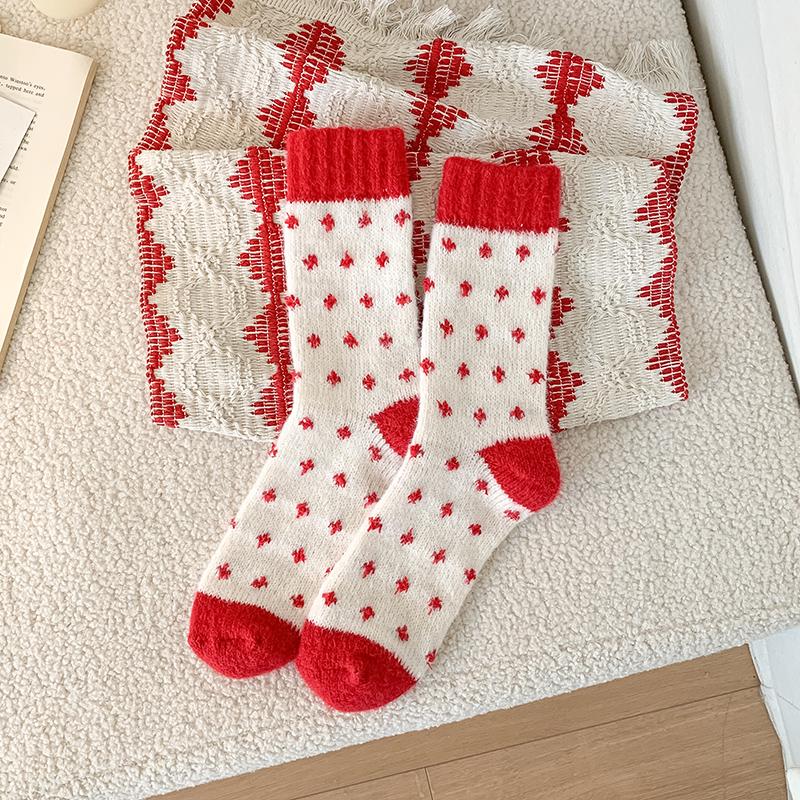 2025 Red Hot Winter Warm Thick Terry Cold-Resistant Medium Tube Socks for Women