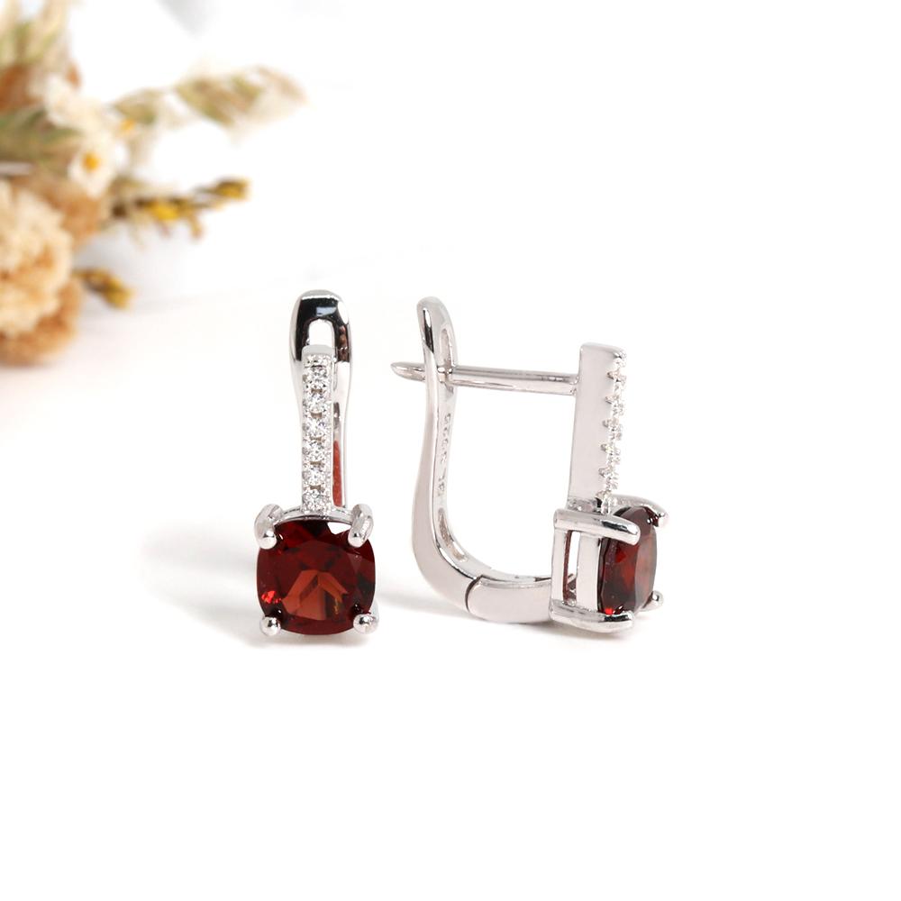 Мода Январь Камень рождения Натуральный гранат серебряные серьги ювелирные изделия Легкая роскошь женщины и девушки Повседневная одежда Подарки