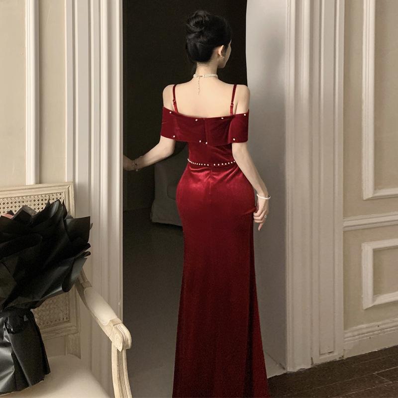 Женское темпераментное светское бархатное платье с открытыми плечами, расшитое бисером