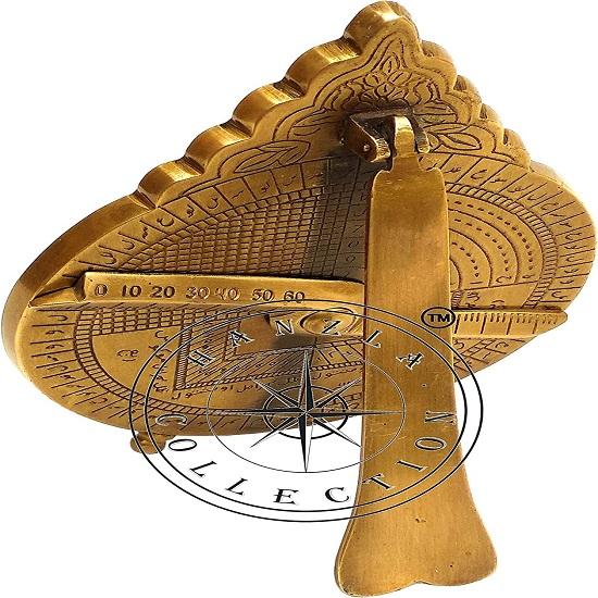 Реплика морского навигационного астрологического календаря из латуни с арабской астролябией и глобусом с подставкой