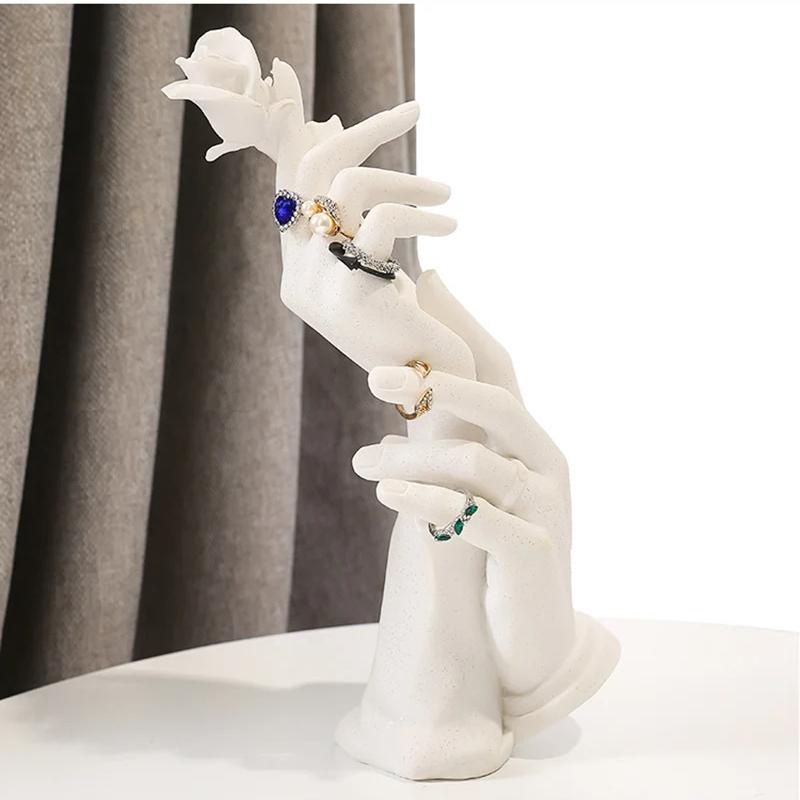 Nordic Creative Resin Hand Models Ring Holders Bracelets Jewelry Display Racks Counter Ring Display Props Rose Hands Wedding Decorations Ornaments