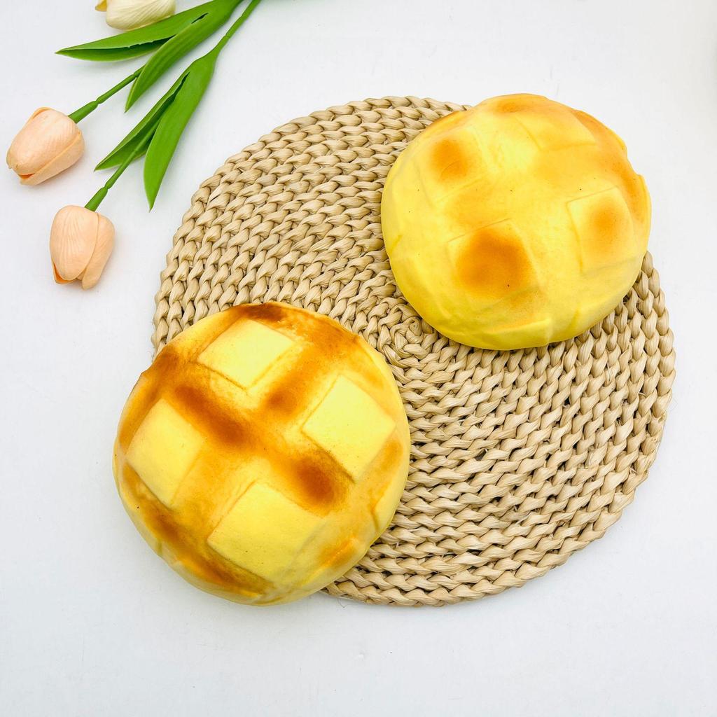 Squishy Pineapple Bun Stress Relief Toy - Slow Rebound Simulated Food Prop