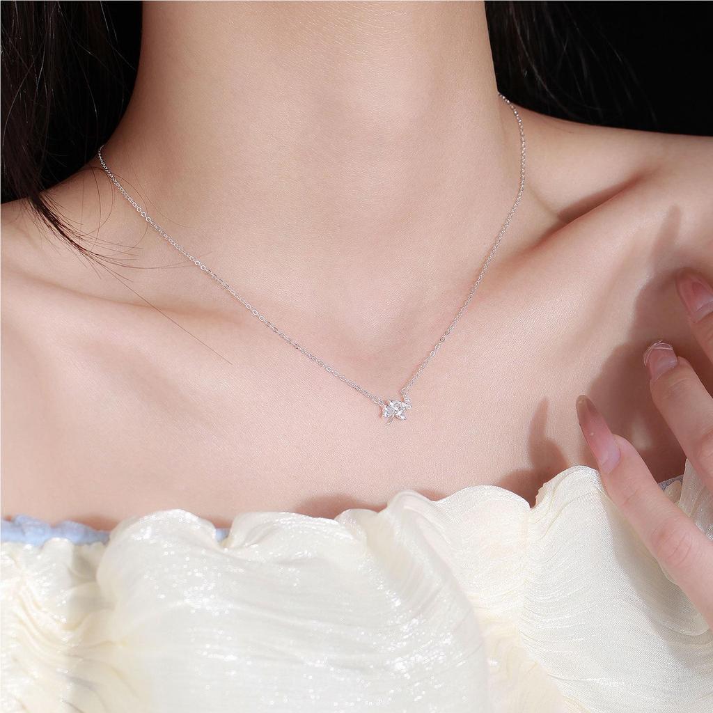 S999 Sterling Silver Minimalist Clover Necklace: Women's Luxurious, High-Design, Super Shiny Clavicle Chain Choker.