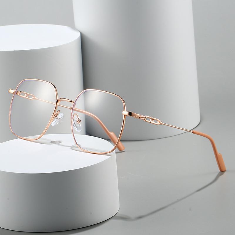 Photochromic Retro Gold-Rimmed Myopia Glasses Large Square Frame Anti-Blue Light Luxury Brand Designer Popular Metal Eyeglasses