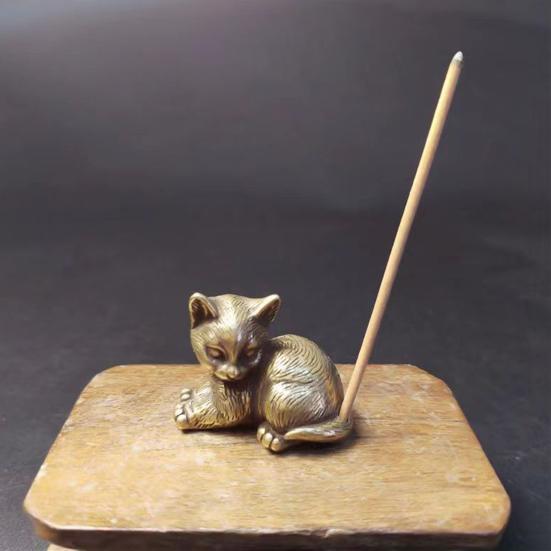 Латунная статуэтка кошки, маленькая статуэтка кошки, держатель для благовоний, настольный ретро-мини-кошачий орнамент для домашнего офиса, чайного столика, автомобиля