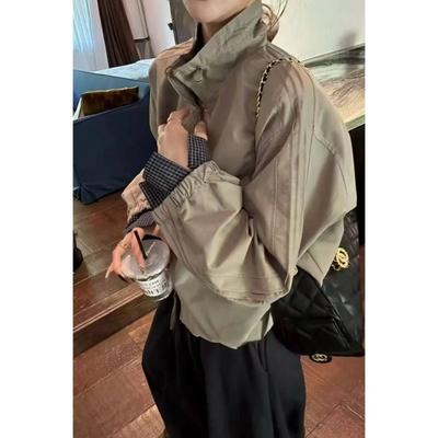 Повседневная куртка с воротником-стойкой и клетчатой вставкой, короткая, европейская, осень 2025, новая, свободного кроя, модная куртка-топ