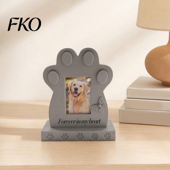 3D Butterfly Pattern Ornament Tombstone Dog Memorial Stone, with Built-in Photo Card Slot, And Pet Memory Display Frame Paw Design,